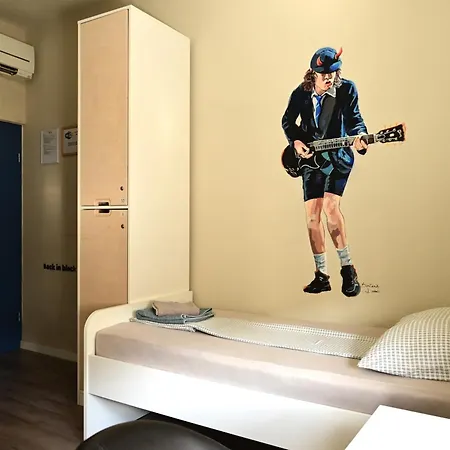 Rock ゲストハウス 3*