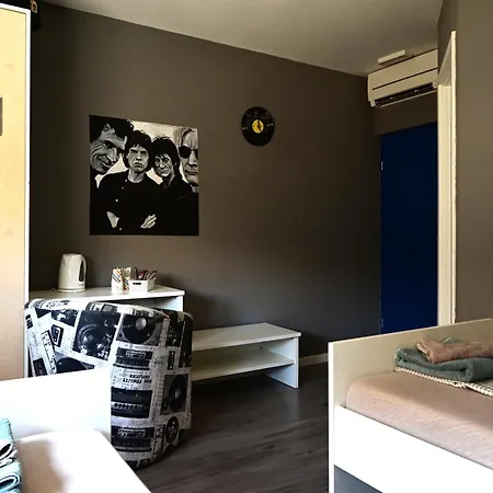 Rock Πανσιόν Πούλα